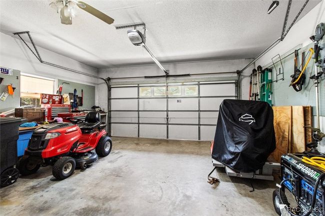 2-Car Garage | Image 31