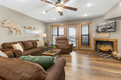 1110-172 Dogwood Park Trl, Branson, MO, 65616-7180 | Card Image