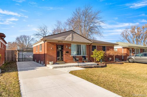 29701 Elmgrove St, Saint Clair Shores, MI, 48082-1868 | Card Image