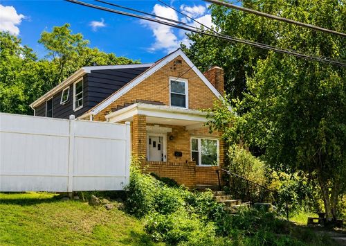 612 Pine St, Ambridge, PA, 15003-1774 | Card Image