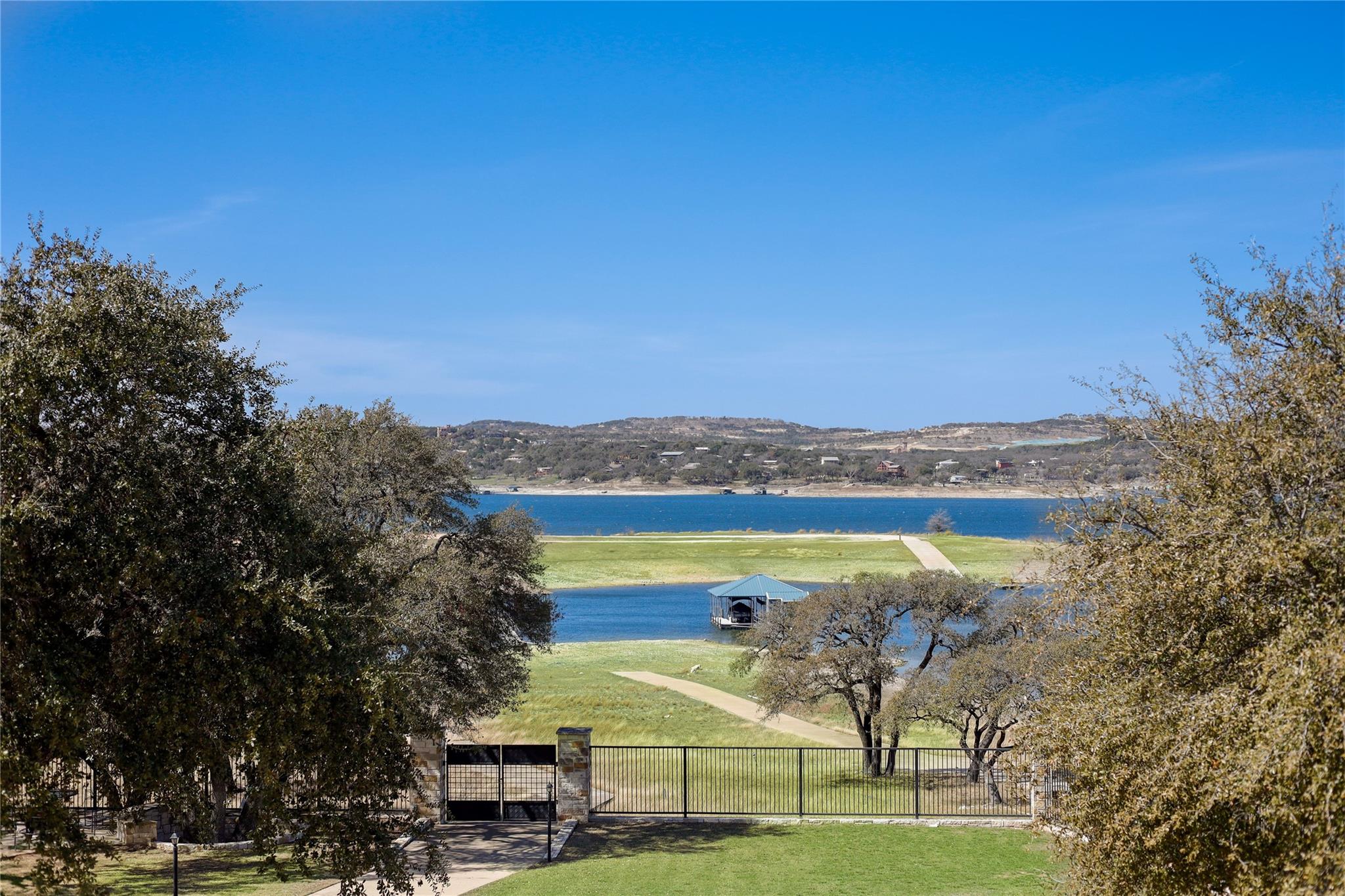 Residential in Point Venture 2