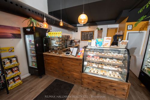 2256 Queen St E, Toronto, ON, M4E1G2 | Card Image