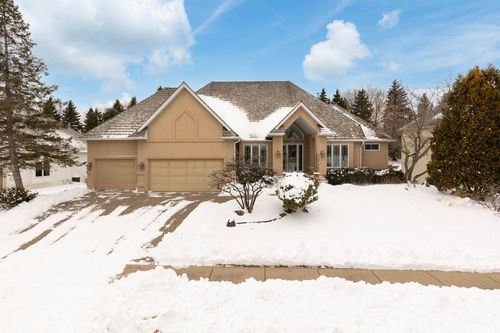 10556 Prairie Lakes Dr, Eden Prairie, MN, 55344-4918 | Card Image