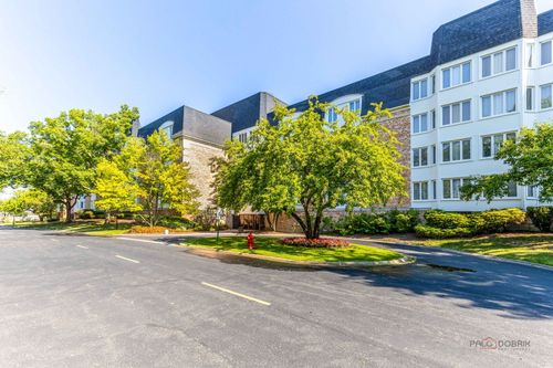 apt-457-200 Lake Blvd, Buffalo Grove, IL, 60089-8204 | Card Image