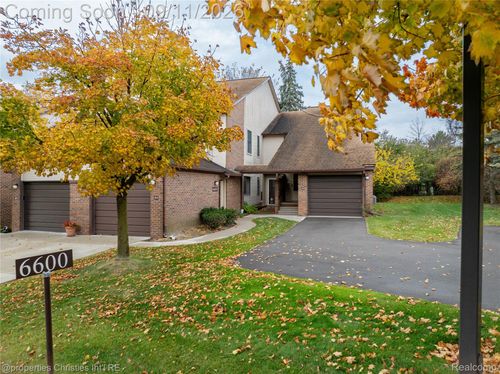 6600 Ridgefield Cir, West Bloomfield, MI, 48322-3041 | Card Image
