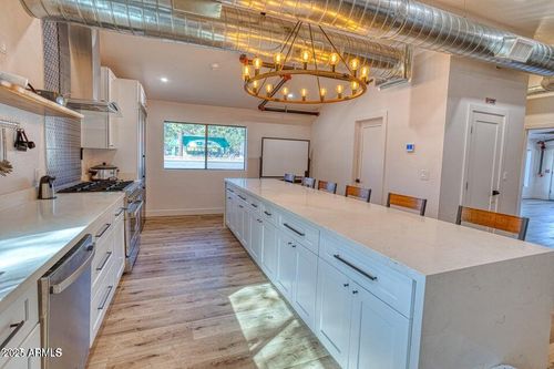 858 E White Mountain Blvd, Pinetop Lakeside, AZ, 85935-7002 | Card Image