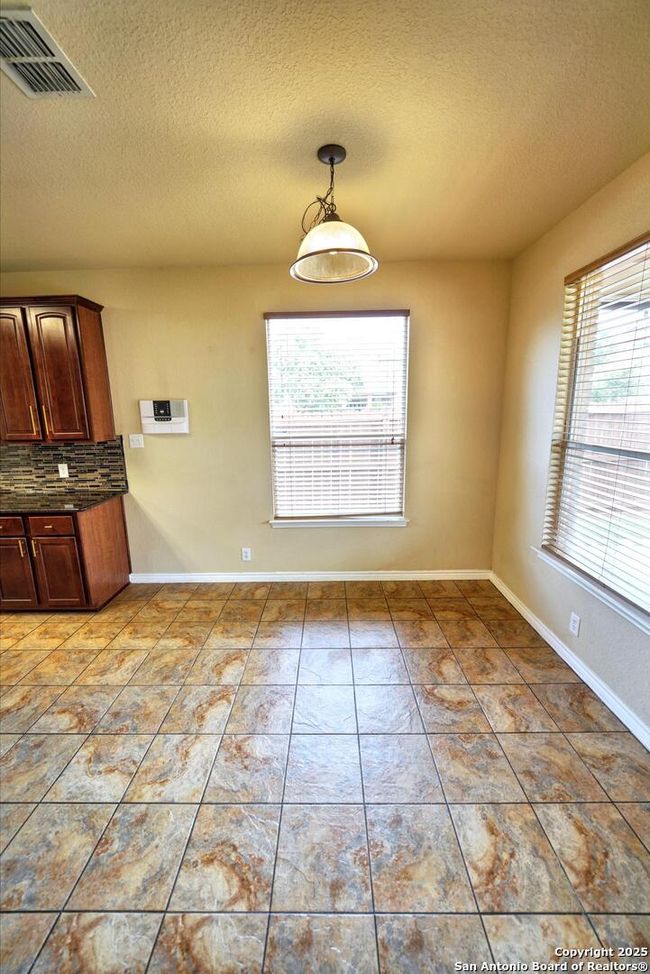 9022 Anderson Blf, House other with 5 bedrooms, 4 bathrooms and null parking in Converse TX | Image 16