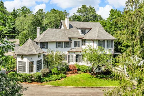 77 Haights Cross Rd, Chappaqua, NY, 10514-2906 | Card Image