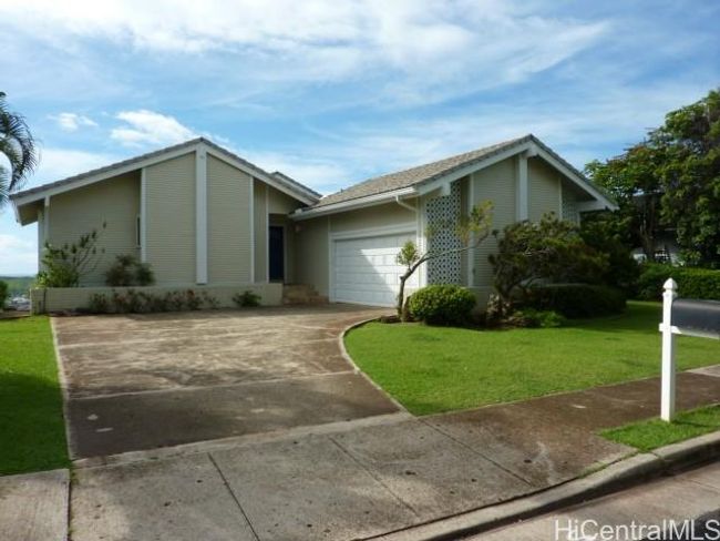 909 Kapapala Place, Home with 4 bedrooms, 2 bathrooms and 2 parking in Honolulu HI | Image 1