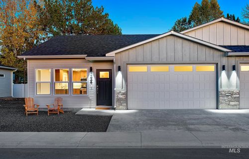 1224 Phillips Cir, Ontario, OR, 97914-3905 | Card Image