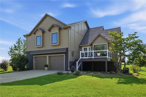 27520 Normandy Rd, Louisburg, KS, 66053-5221 | Card Image