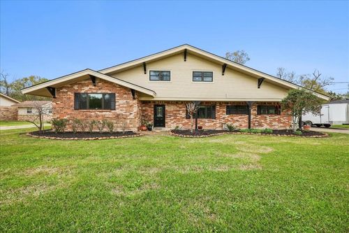 8718 S Dana, Orange, TX, 77632-8229 | Card Image