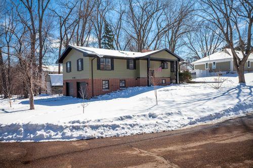 2722 Vale Crest Rd, Crystal, MN, 55422-3428 | Card Image