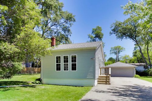 420 Lily Ln, Lakemoor, IL, 60051-3226 | Card Image