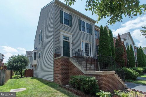 2 Rockingham Ct, GERMANTOWN, MD, 20874-2223 | Card Image