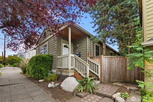 1717 E Spruce St, Seattle, WA, 98122-5728 | Card Image