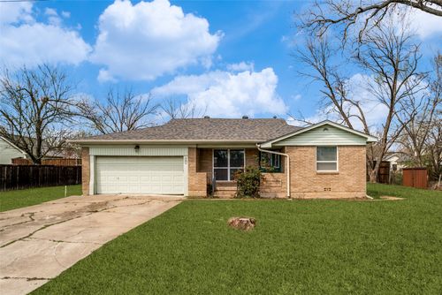 266 W Fulton St, Van Alstyne, TX, 75495-7056 | Card Image