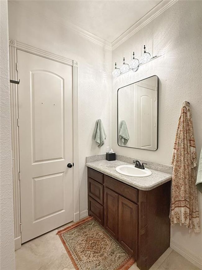 Separate Vanity Areas in Primary Bath | Image 13