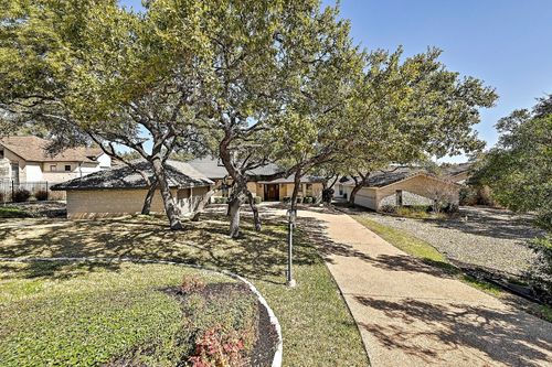 410 Rolling Green Dr, Lakeway, TX, 78734-5221 | Card Image