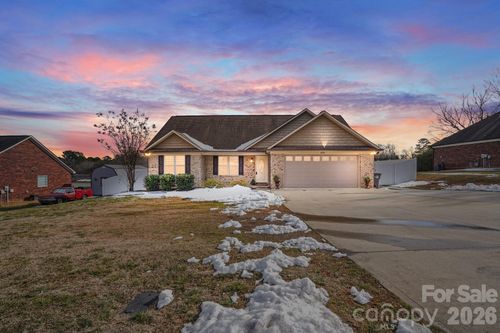 2122 Centergrove Rd, Kannapolis, NC, 28083-8624 | Card Image