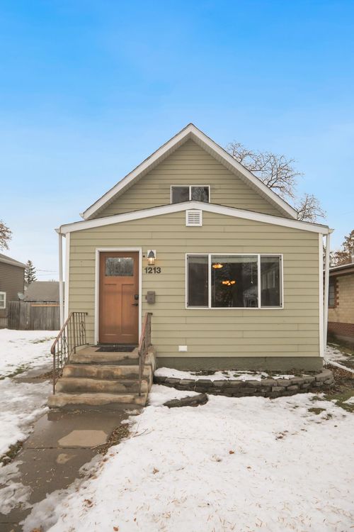 1213 S 2nd St, ABERDEEN, SD, 57401-7011 | Card Image