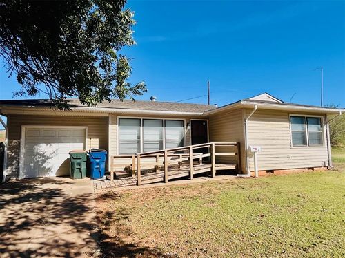 4 Cottonwood Dr, Chickasha, OK, 73018-2114 | Card Image