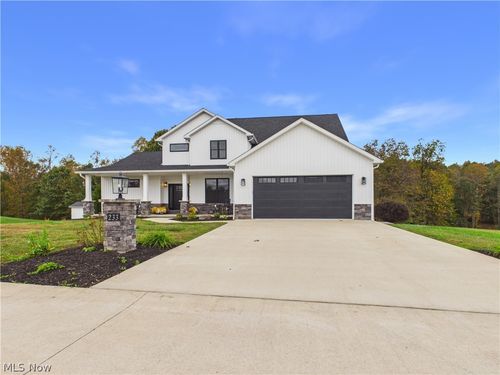 233 Apple Hill Ln, Parkersburg, WV, 26104-2505 | Card Image