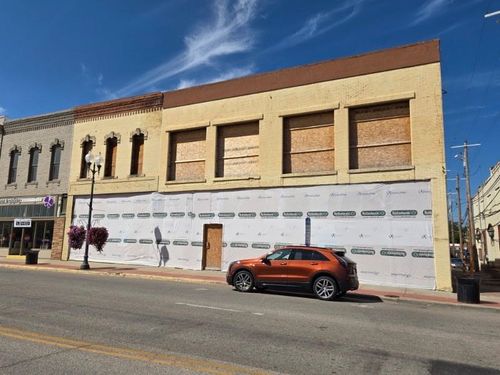 107 N Main St, El Dorado, KS, 67042-2017 | Card Image