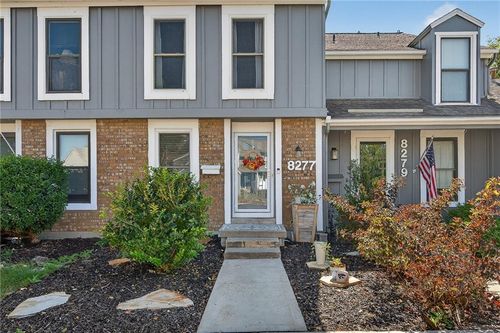 8277 Monrovia St, Lenexa, KS, 66215-2752 | Card Image
