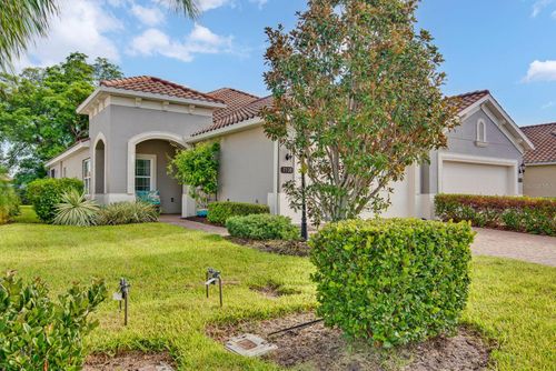 7108 Playa Bella Dr, BRADENTON, FL, 34209-2449 | Card Image