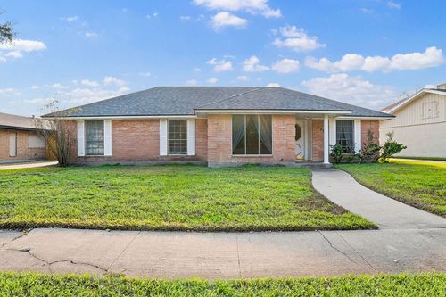 230 Terlingua Dr, Portland, TX, 78374-1218 | Card Image