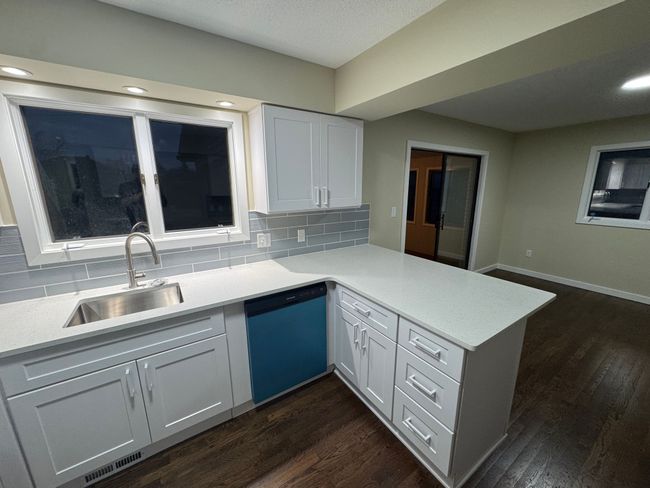 27638 W Huron River Dr, House other with 3 bedrooms, 2 bathrooms and null parking in Flat Rock MI | Image 7