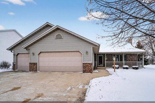 885 Driftwood Drive, BRILLION, WI, 54110 | Card Image