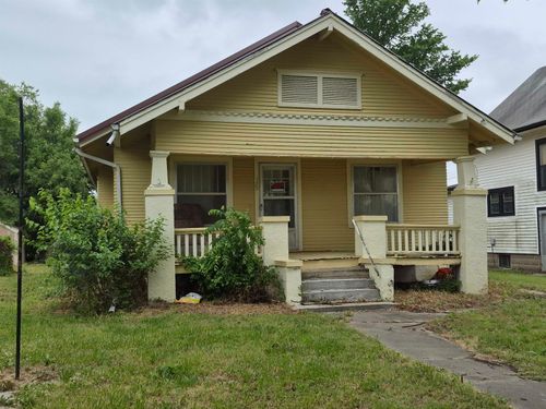 120 S Oak St, Eureka, KS, 67045-1524 | Card Image