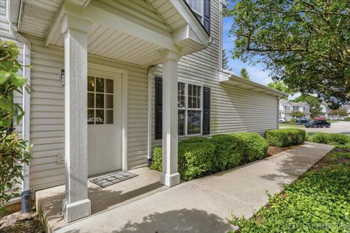 2471-2471 Stoughton Cir, Aurora, IL, 60502-6477 | Card Image