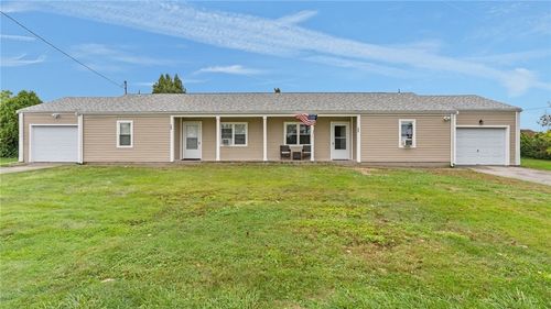 154 Mccorrie Ln, Portsmouth, RI, 02871-3721 | Card Image