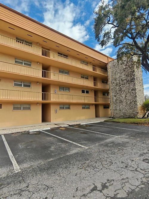 unit-112-5820 N Church Ave, TAMPA, FL, 33614-5640 | Card Image