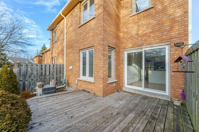 24 - 2 Huntingwood Ave, Condo with 4 bedrooms, 3 bathrooms and 2 parking in Dundas ON | Image 36