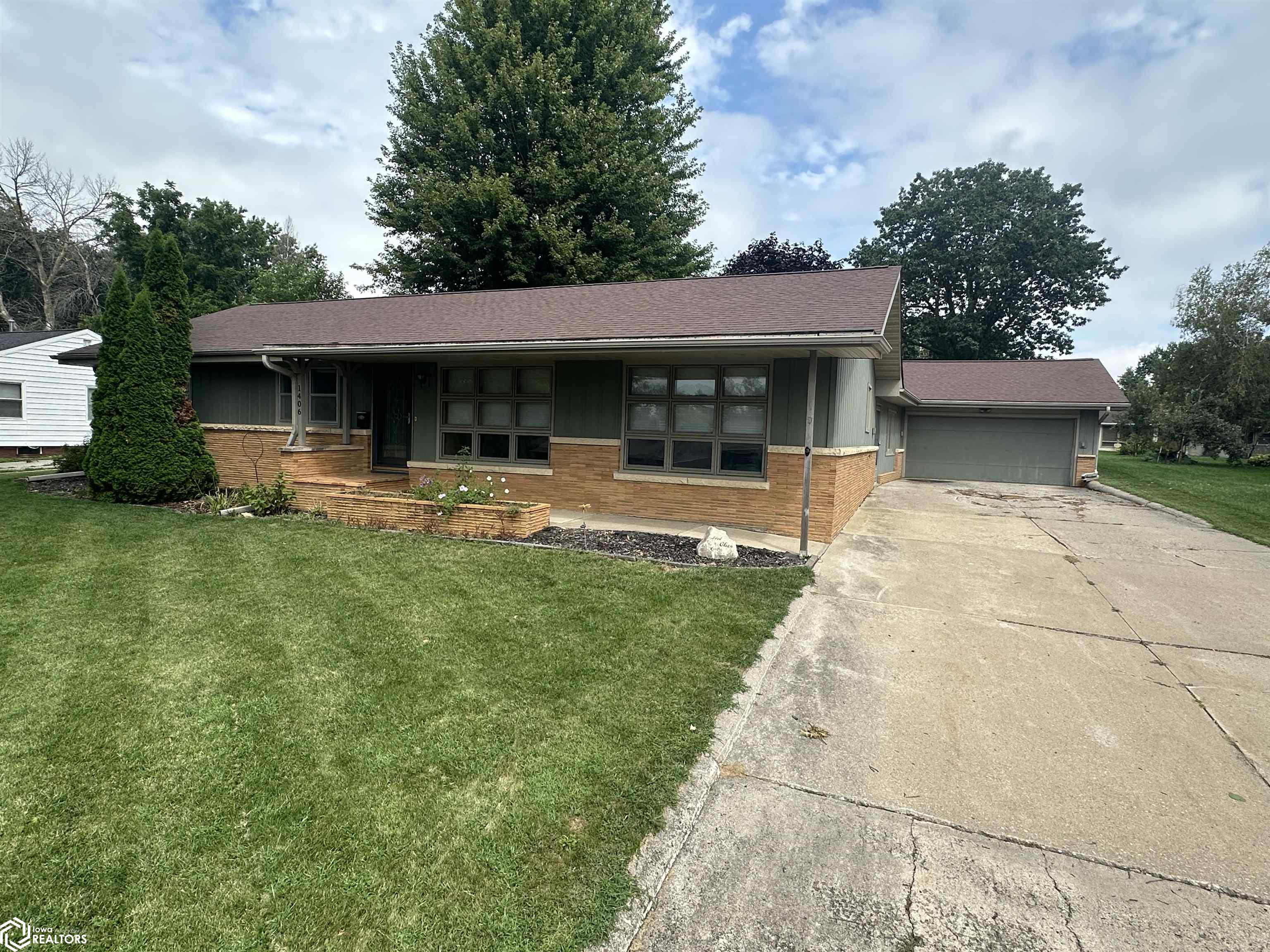 Willow St, Harlan, IA 51537