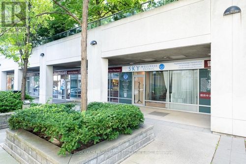d-12 Harrison Gardens, Toronto (Willowdale East), ON, M2N7K6 | Card Image