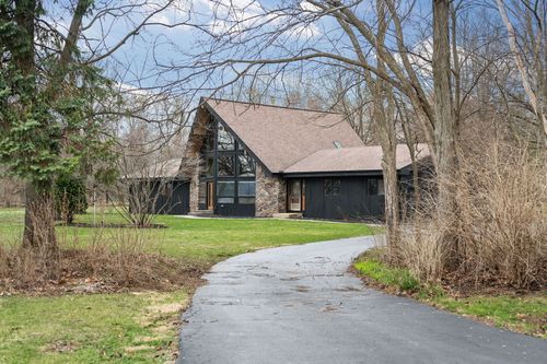 5N584 Dunham Trails Rd, Wayne, IL, 60184-2086 | Card Image