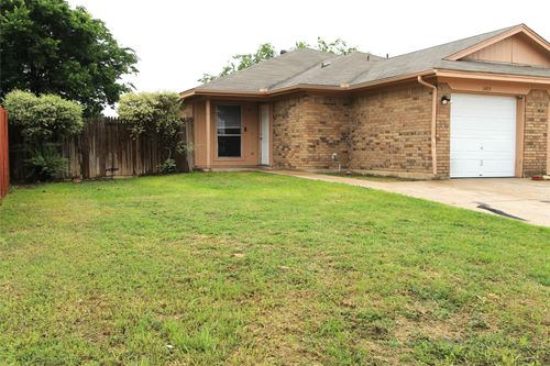 3411 Stonewall Ln, Fort Worth, TX, 76123-1765 | Card Image