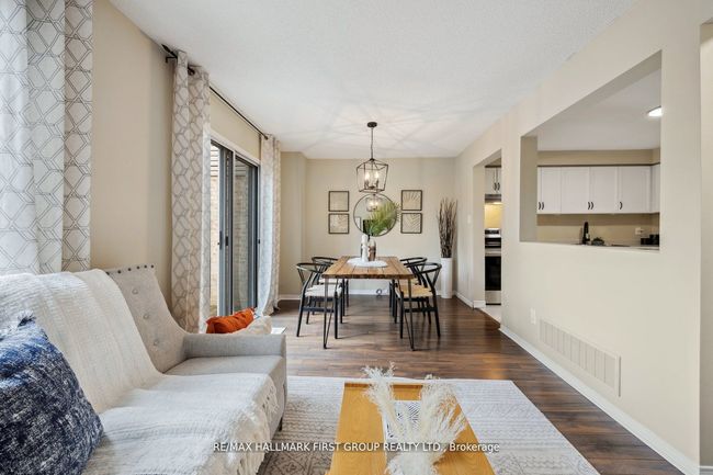 132 Timber Mill Ave, House attached with 3 bedrooms, 2 bathrooms and 1 parking in Whitby ON | Image 5