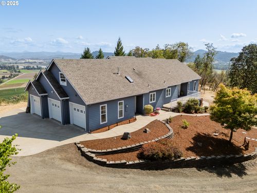 625 Serene Ln, Roseburg, OR, 97471-9849 | Card Image