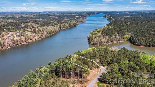 106 Pier Point Dr, Connelly Springs, NC, 28612-8518 | Card Image