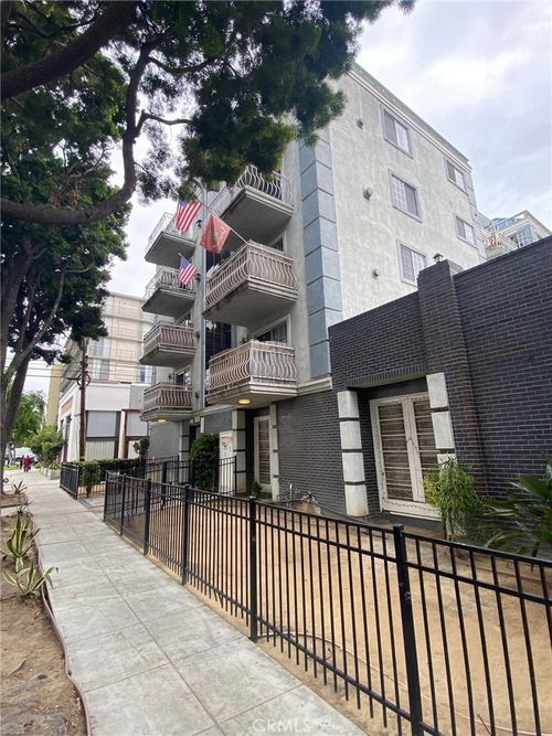518 E 4th St, Long Beach, CA, 90802-2547 | Card Image