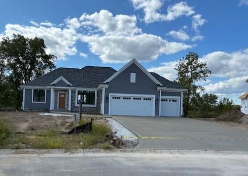 W251N2371 Valleyview Circle, Pewaukee, WI, 53072 | Card Image