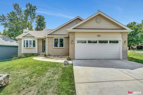 5201 Happy Hollow Ln, Lincoln, NE, 68516-5331 | Card Image
