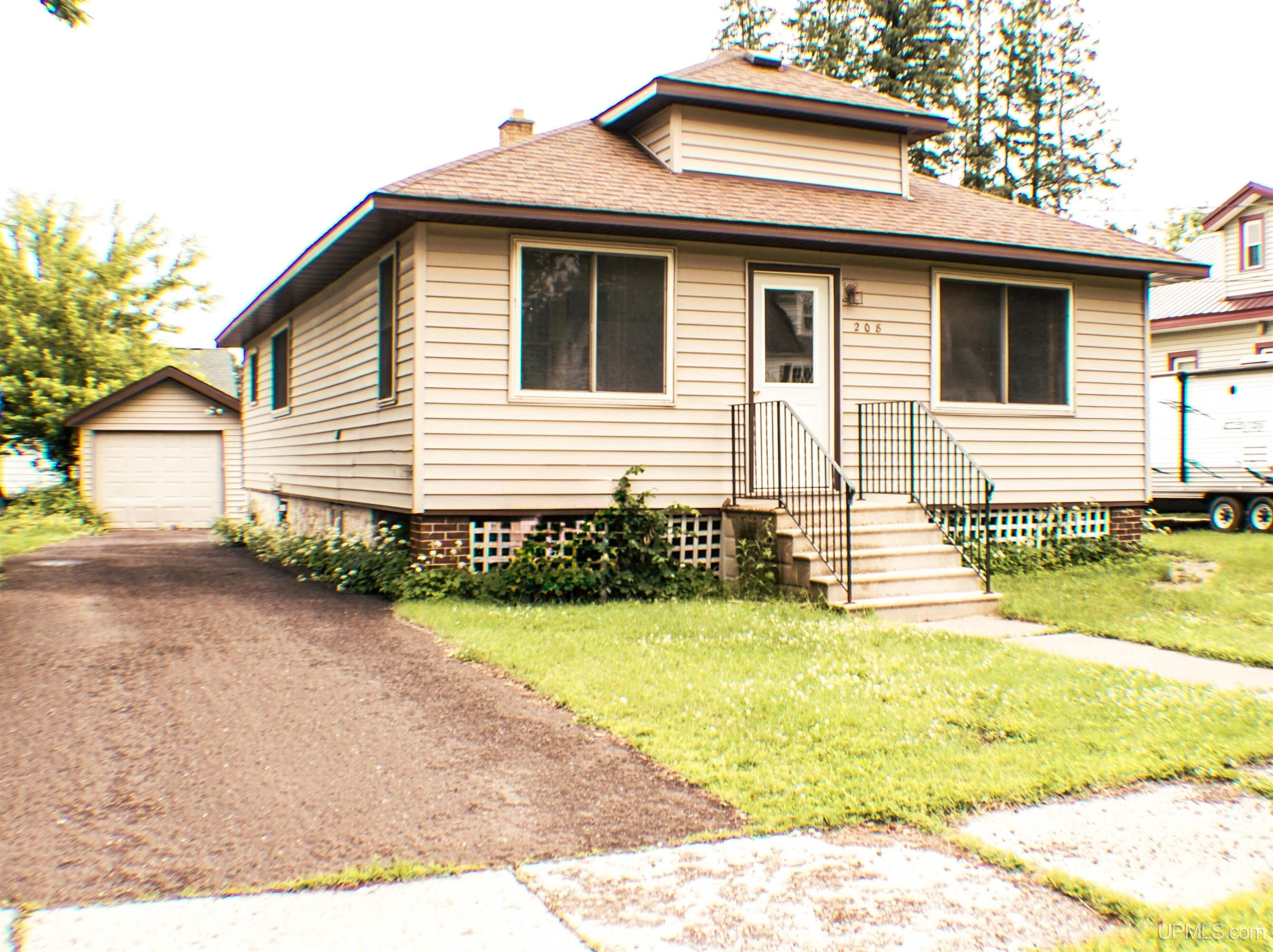Coolidge Ave, Ironwood, MI 49938