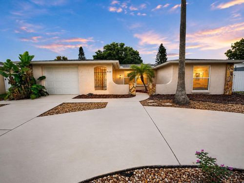 9135 Greenbriar Ln, Port Richey, FL, 34668-5125 | Card Image